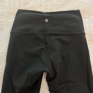 Lululemon charcoal grey crop leggings